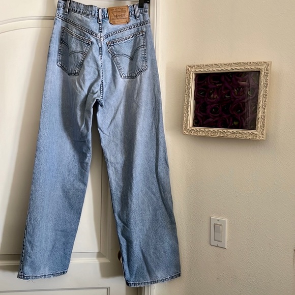 Leviโs~True Vintage~High Rise Wide Leg / Rare White Tab 965 - Picture 4 of 11